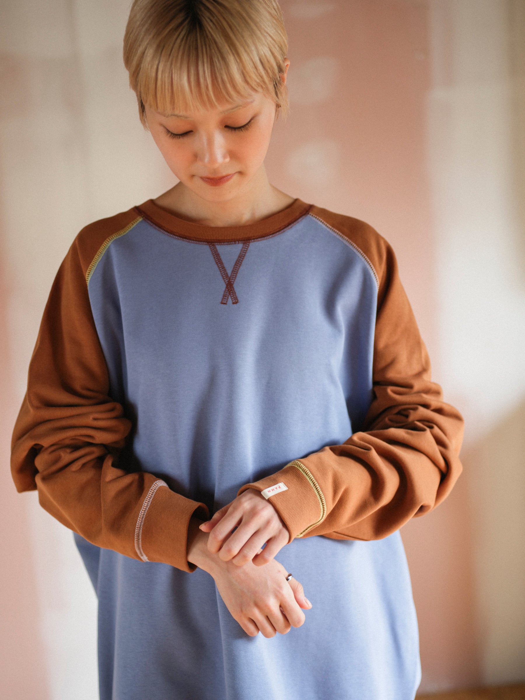 PAMMのラグランスウェット　ブルー×ブラウン　サイズ3 PAMMのラグランスウェット – pamm.officialstore