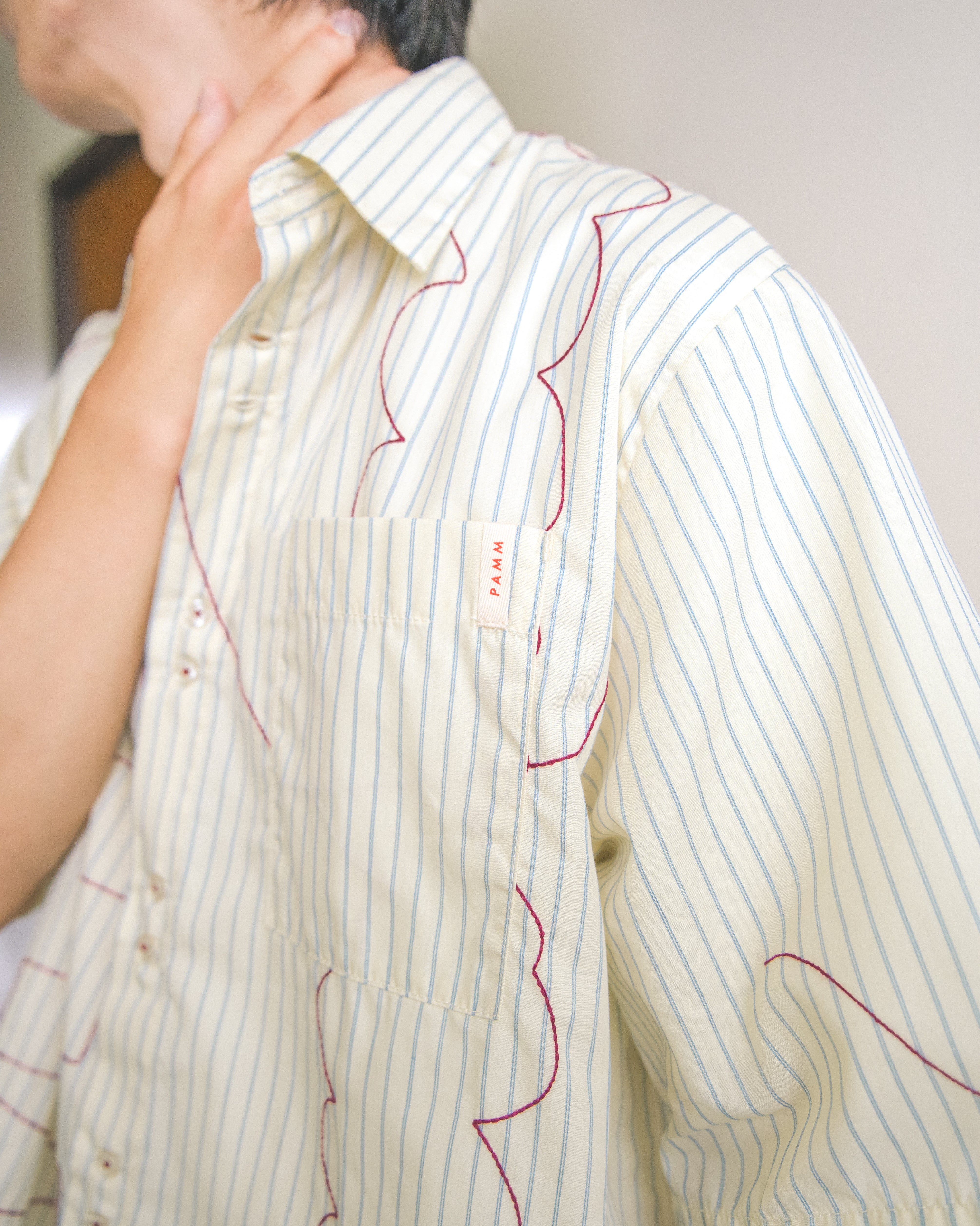 PAMM 寛大なインテリアのストライプ刺繍シャツ ブルー 寛大なインテリアのストライプ刺繍シャツ – pamm.officialstore
