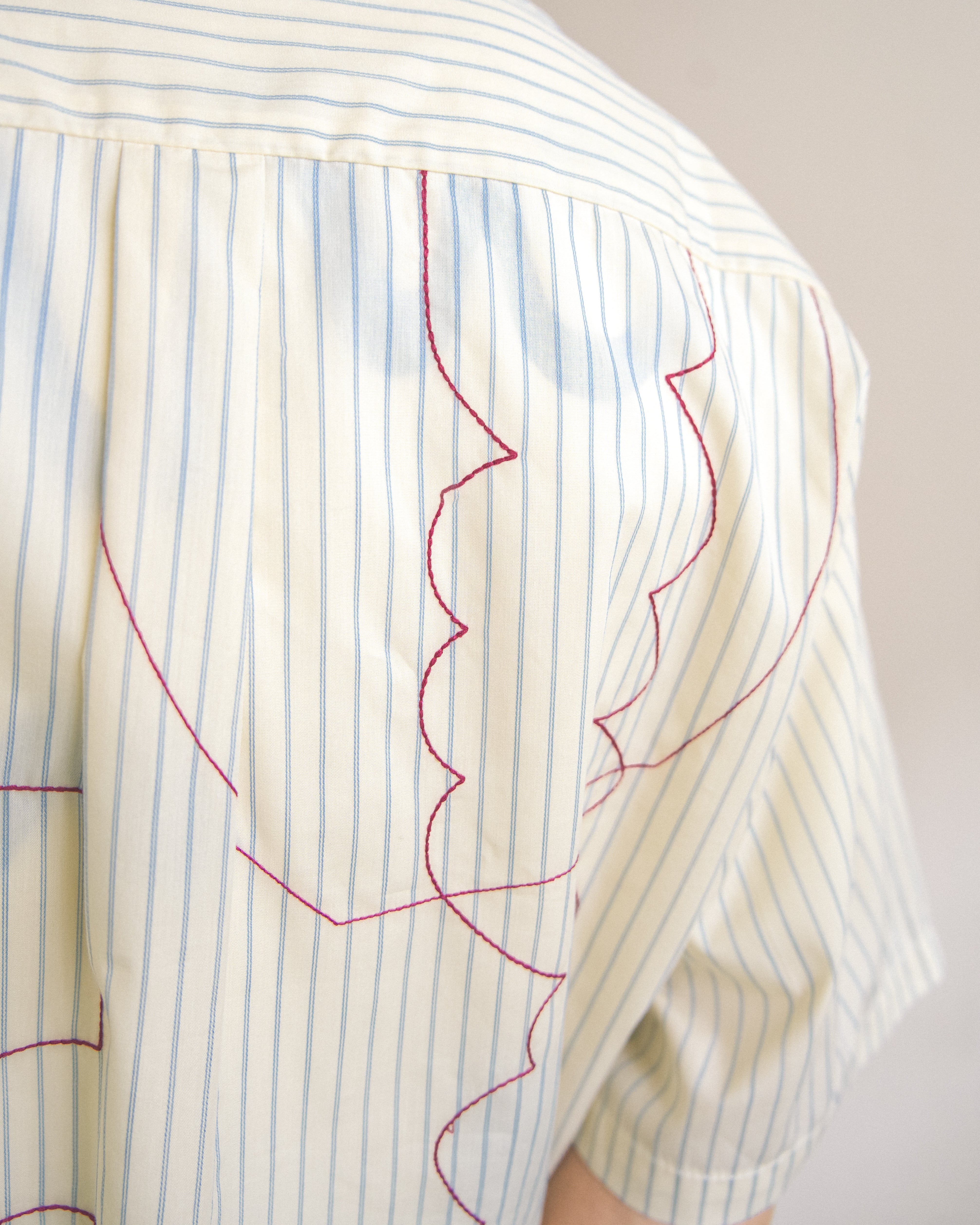 寛大なインテリアのストライプ刺繍シャツ – pamm.officialstore