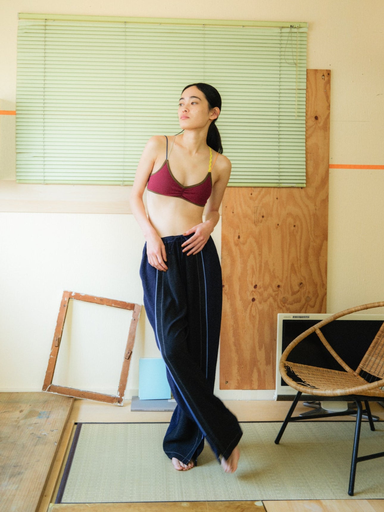 年末のプロモーション大特価！ 肌色のラインパンツ pamm.officialstore – パンツ