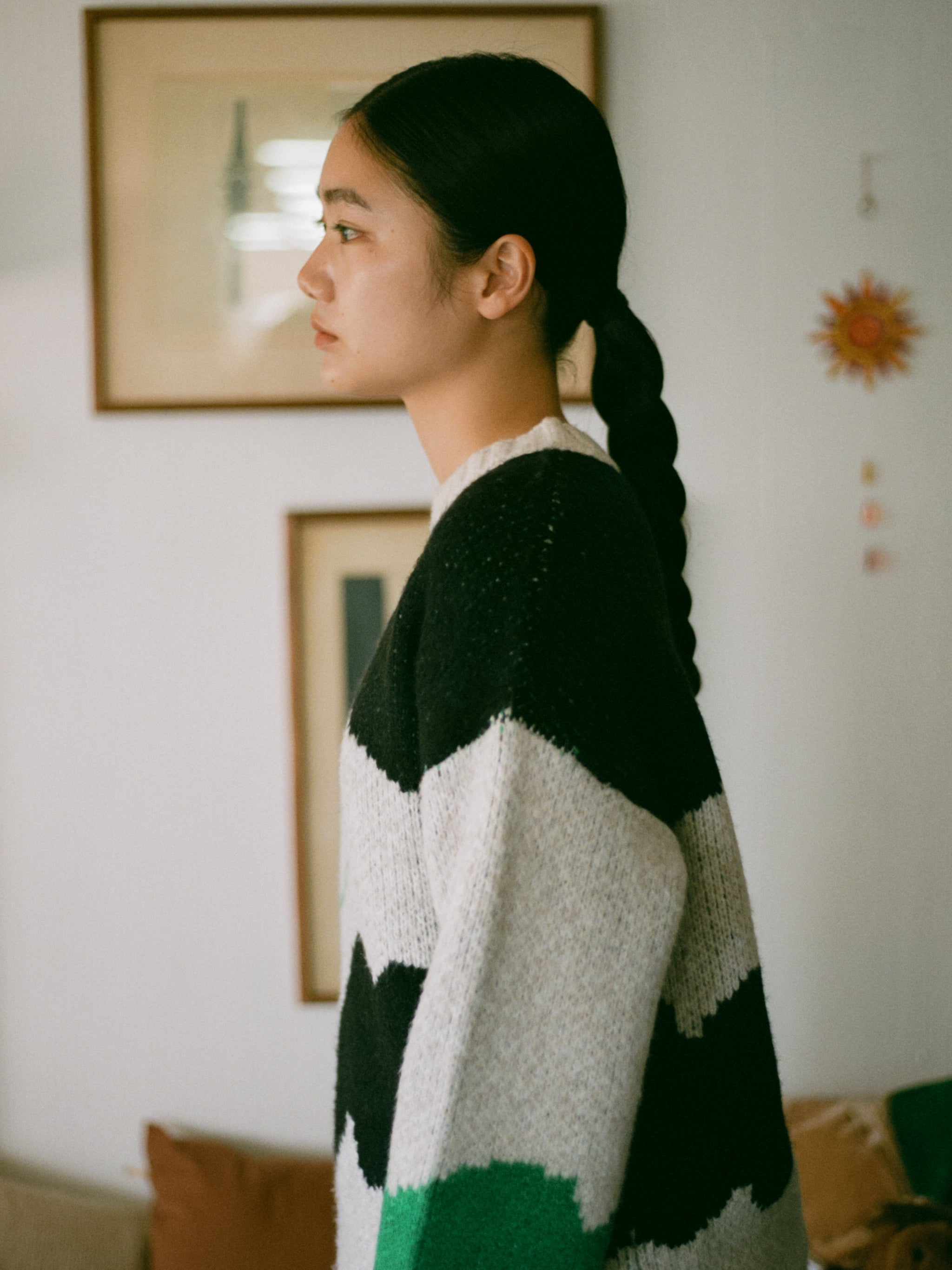 寛大なインテリアのニット(椅子の色) – pamm.officialstore