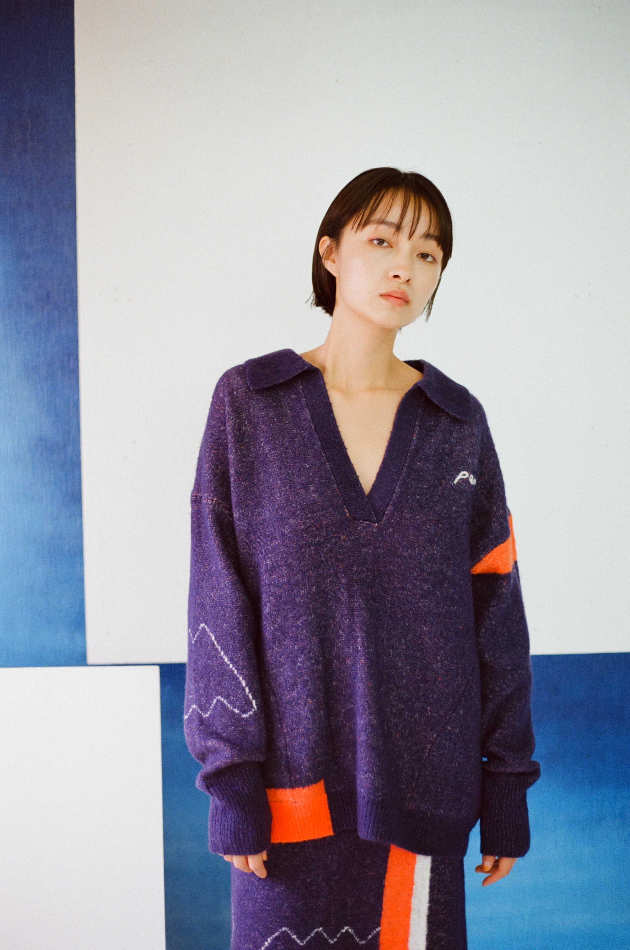 PAMM 後ろ姿の寛大なインテリアのニット 4_25_0002dbb9-412e-42bc-8f98-