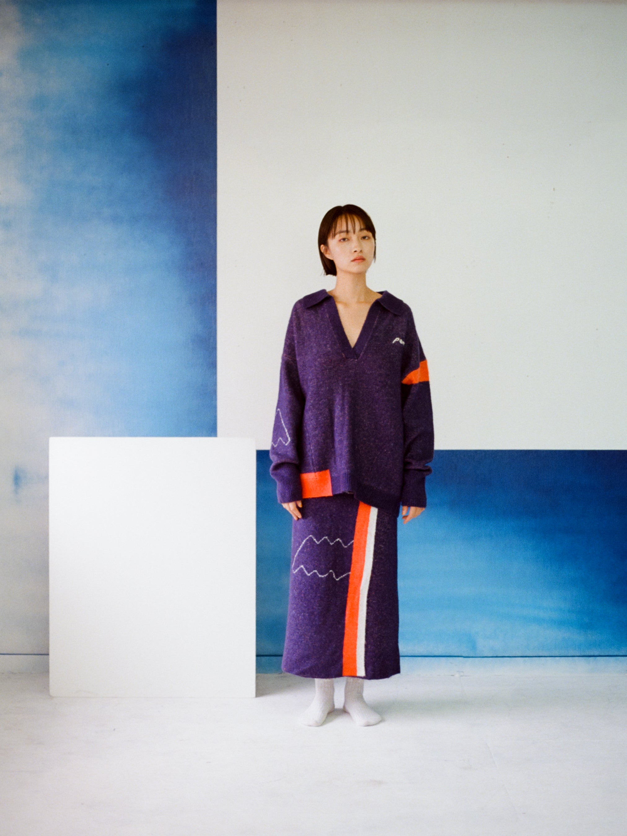 Pamm 後ろ姿の寛大なインテリアのニット 4_26_7e0e50ea-39bd-485a-bae2-