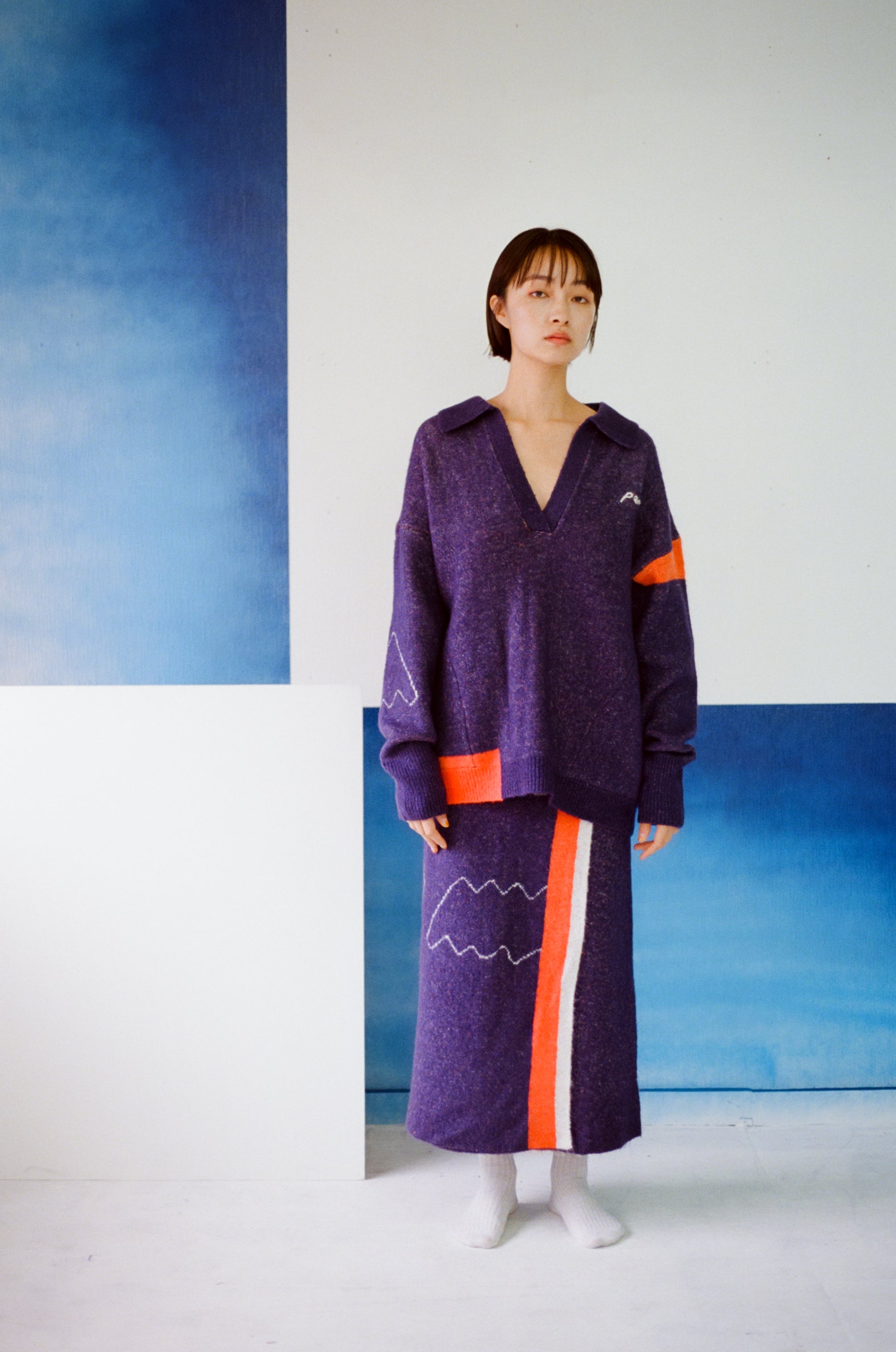 後ろ姿の寛大なインテリアのニットスカート – pamm.officialstore