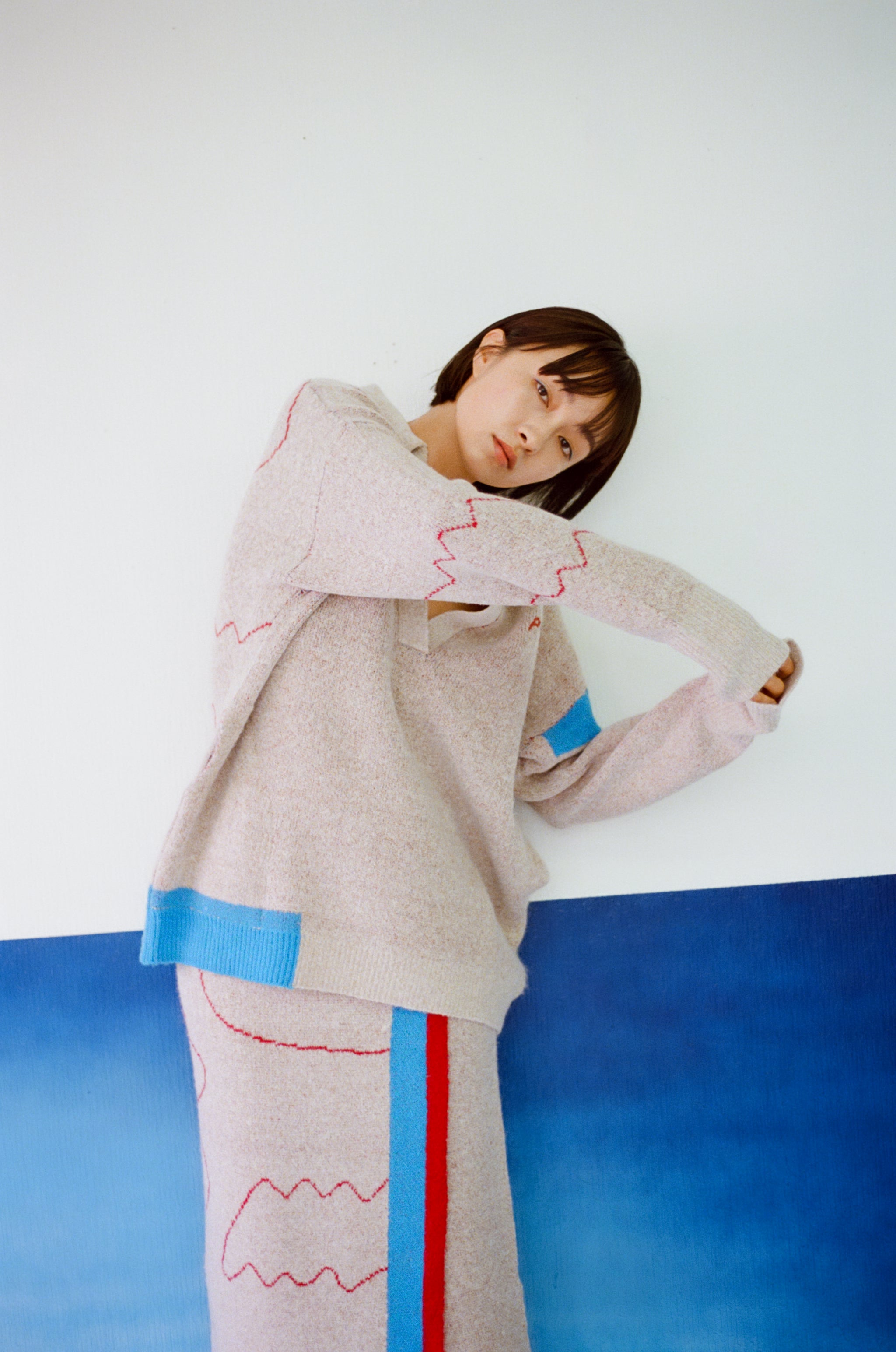 後ろ姿の寛大なインテリアのニットスカート – pamm.officialstore