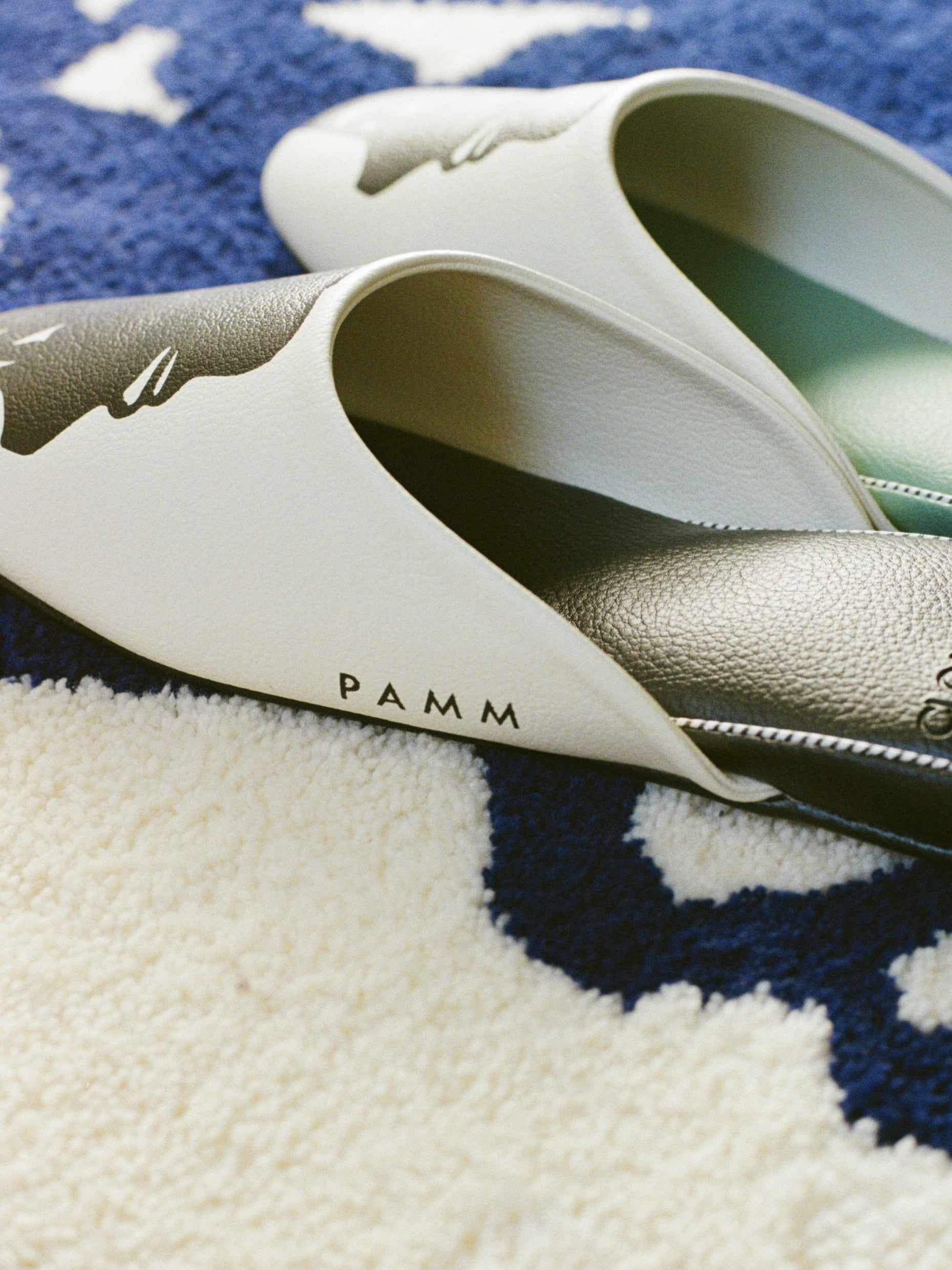 PAMM パム × yurinasia ラグ PAMM（パム）の「sand flow rug（ラグ/マット）」 - WEAR